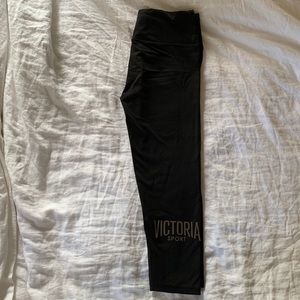 Victoria Sport Cropped Black Skinny Leggings